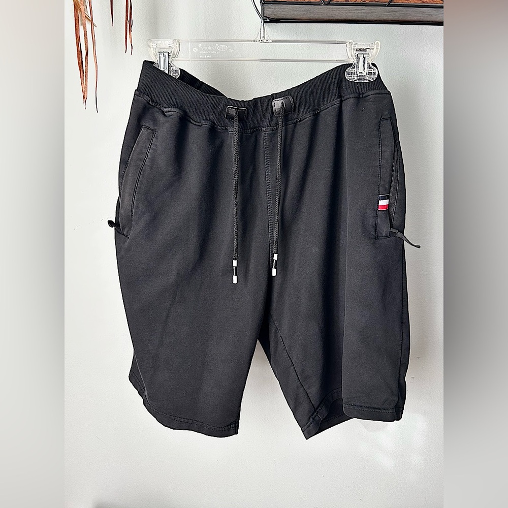 Tommy Hilfiger / Black / Sweat-Shorts / Casual / Men’s US Large